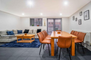 7 Bed House - Close to A46